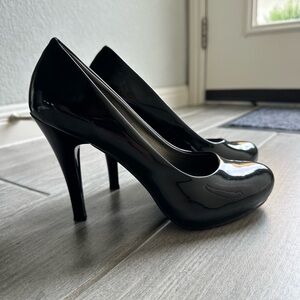 Patent Leather High Heel Shoe - Size 7.5